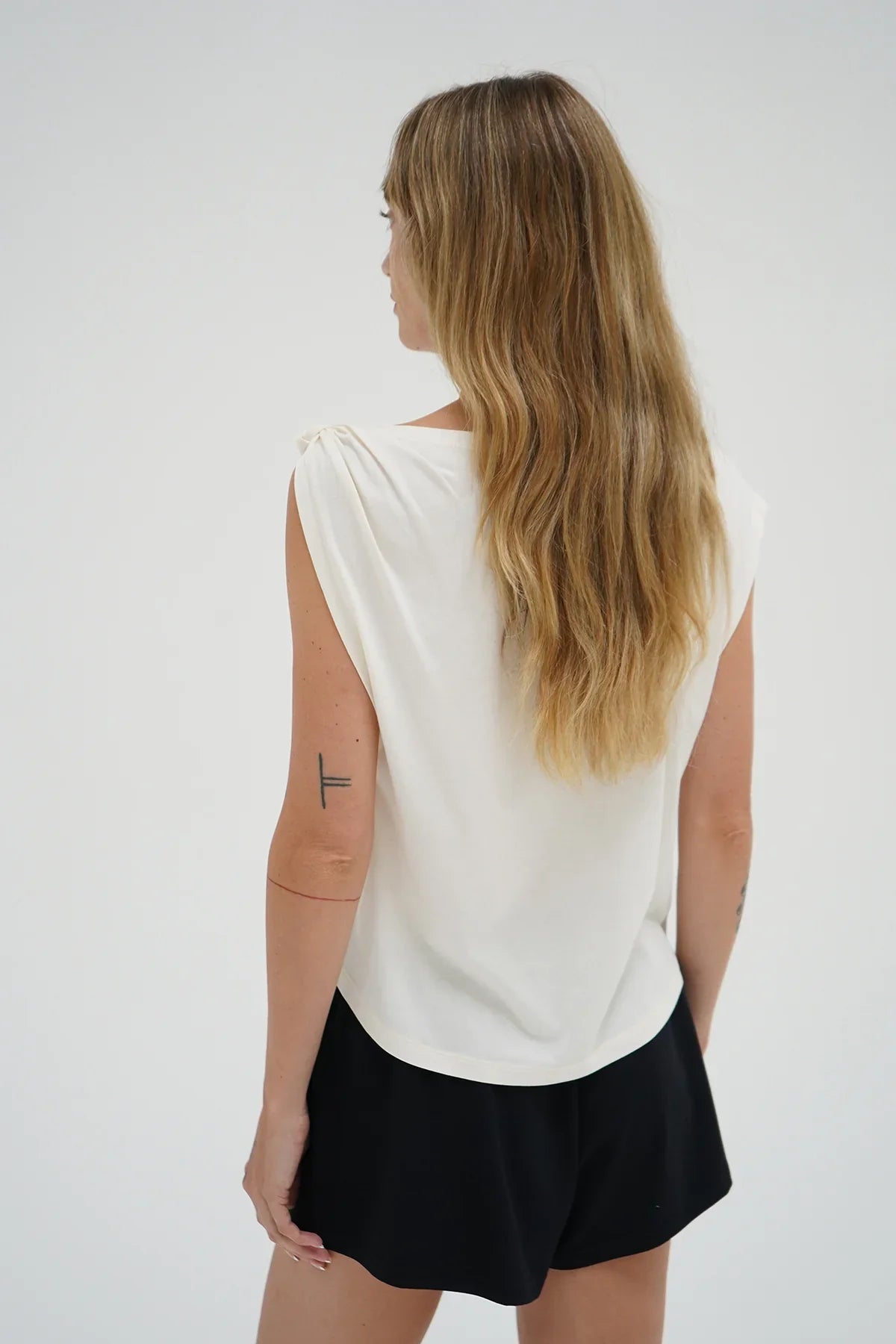 Natia Tee